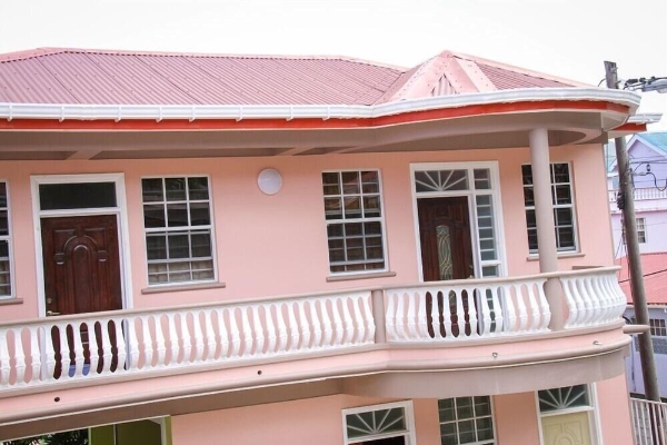 Hotel Iso's Bed & Breakfast (Glanvillia)